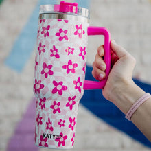Load image into Gallery viewer, Pink Flower w/ Groovy Checkered Tumbler w/ Handle